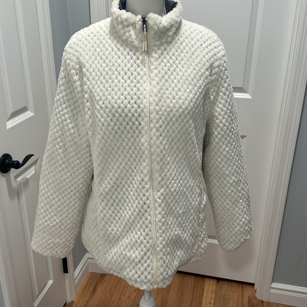 Large reversible jacket super fuzzy - Picture 2 of 8